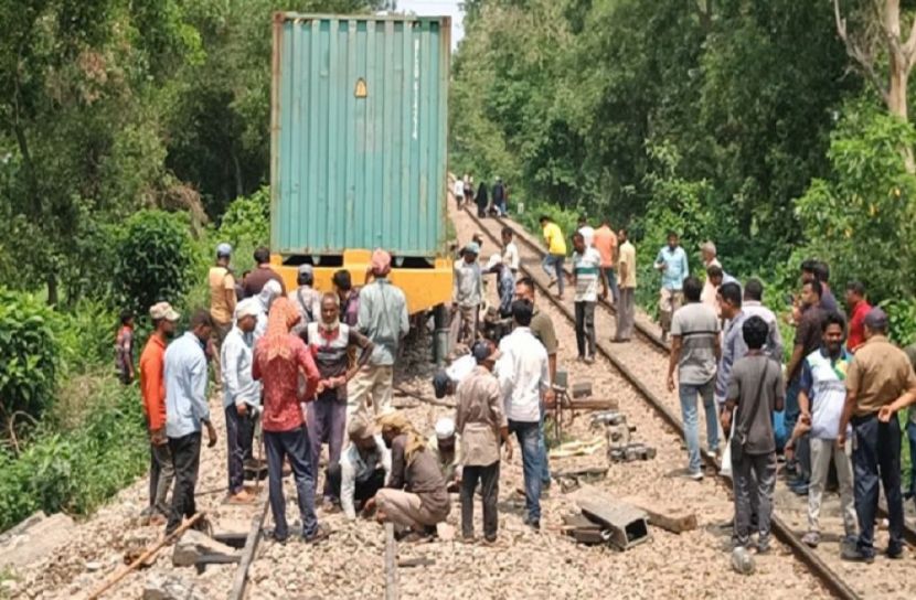 বগি লাইনচ্যুতির ঘটনায় তদন্ত কমিটি