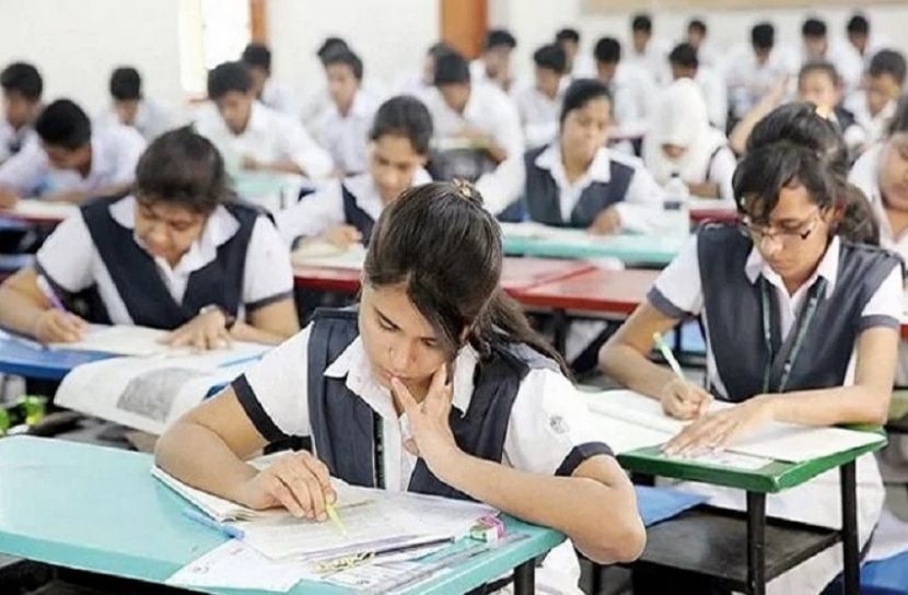 পরীক্ষায় অনুপস্থিত ৩১৩, মেয়ে ২০৯ জন!
