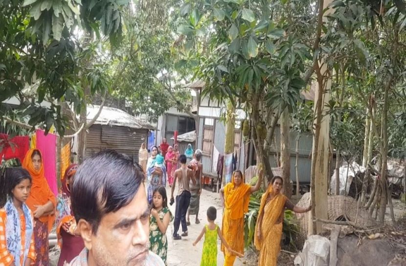টঙ্গীবাড়িতে জমি নিয়ে বিরোধে হামলা