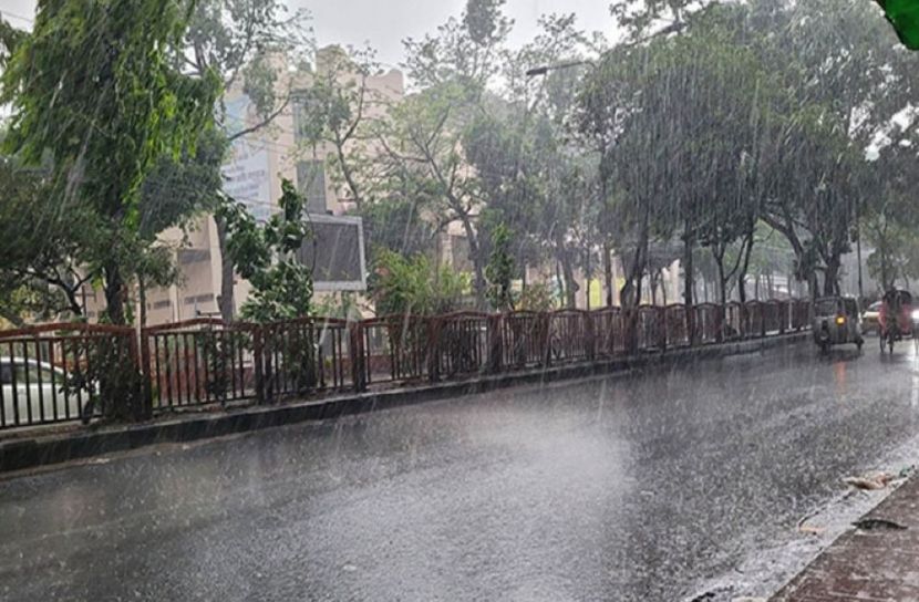 রাজধানীতে স্বস্তির বৃষ্টি