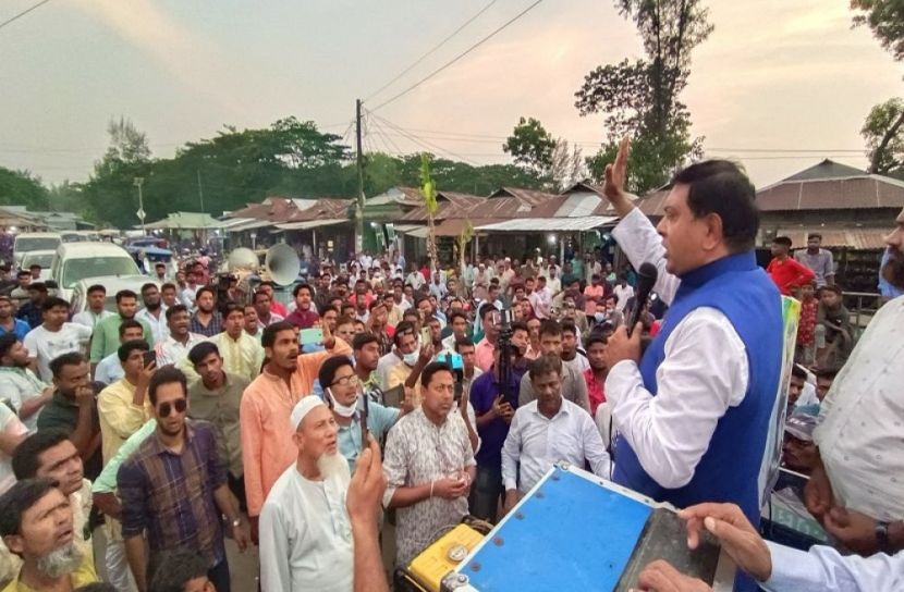 উন্নয়নের অগ্রযাত্রা অব্যাহত রাখতে নৌকায় ভোট দিন