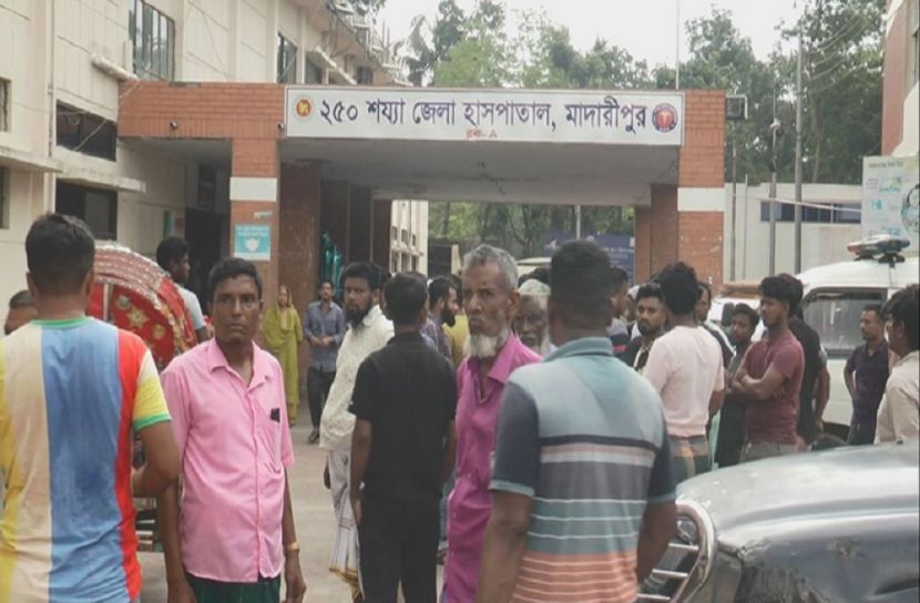 পিকআপ উল্টে চালকের মৃত্যু