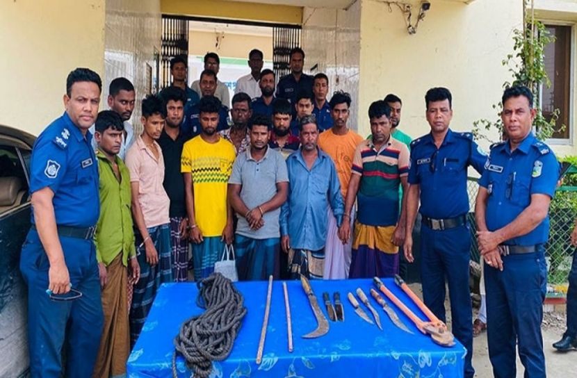 ভালুকায় ডাকাতির প্রস্তুতিকালে গ্রেফতার ৯