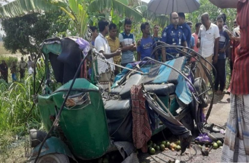 ট্রাক-অটোরিকশা সংঘর্ষে নিহত ৪