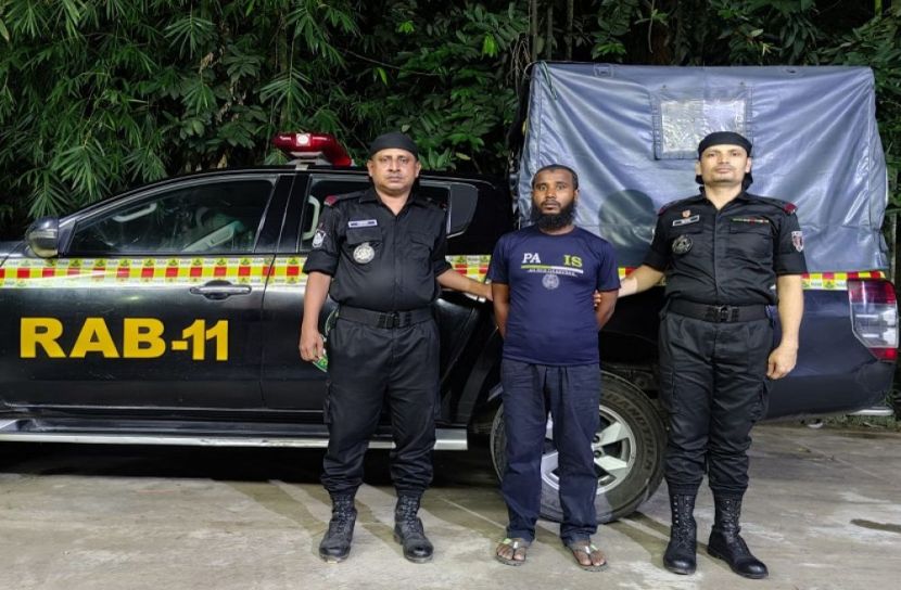 নোয়াখালীতে পলাতক আসামি গ্রেফতার