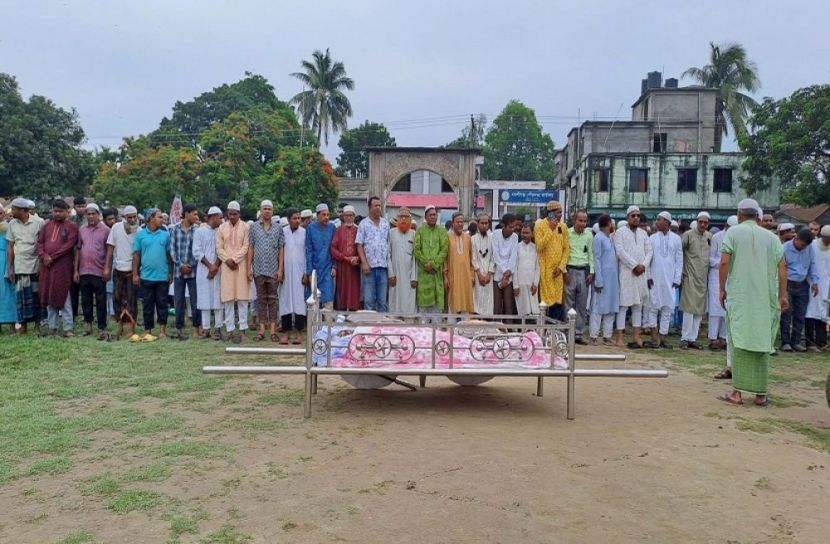 দাদা-দাদির পাশে শায়িত সাংবাদিক নাদিম