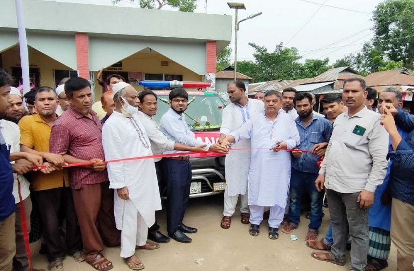 চেয়ারম্যানের অর্থায়নে এম্বুলেন্স চালু