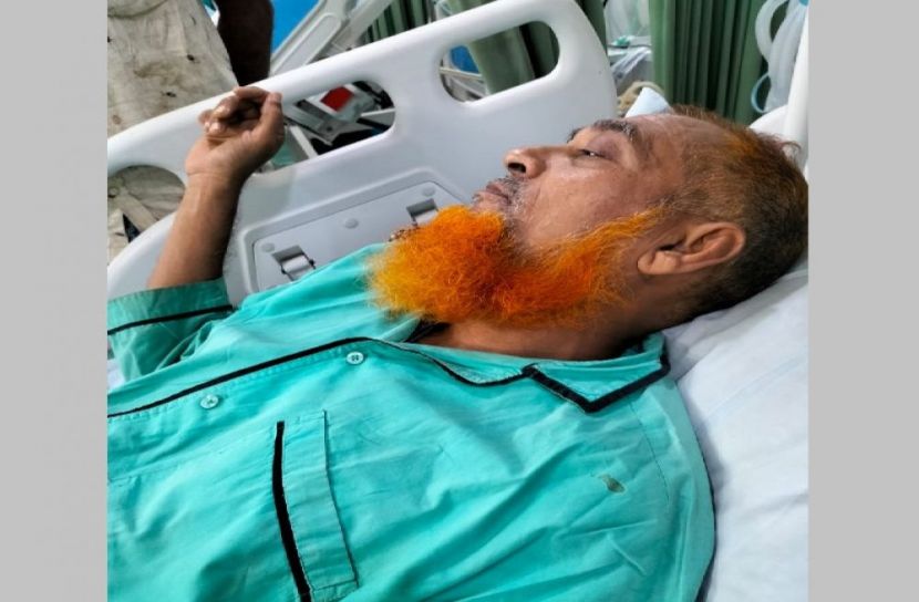 রেজিস্ট্রারের বিরুদ্ধে মারধরের অভিযোগ