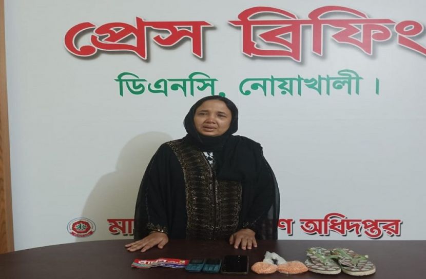নারীর স্যান্ডেলে মিলল ইয়াবা