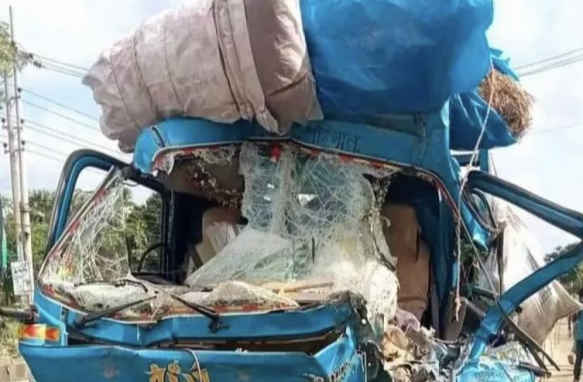 ভালুকায় পিকআপ-ট্রাকের  সংঘর্ষে গরু ব্যবসায়ী নিহত