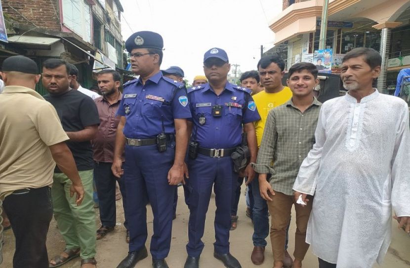 যানজট নিরসনে কঠোর অবস্থানে পুলিশ