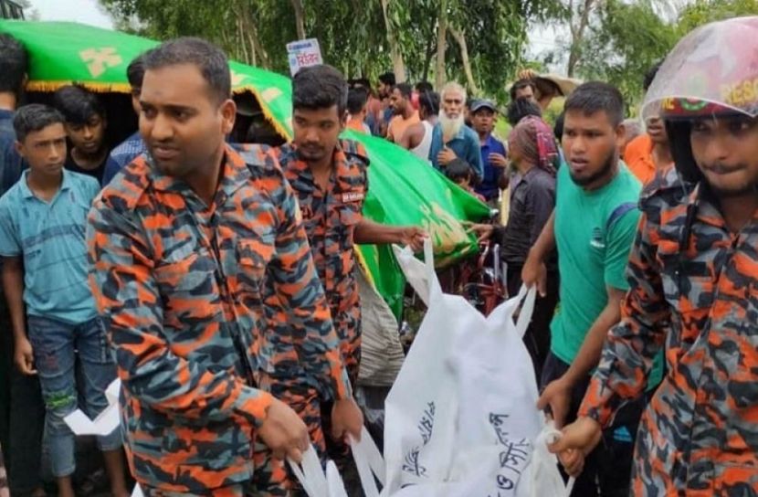 ত্রিমুখী সংঘর্ষে প্রাণ গেল ৩ জনের