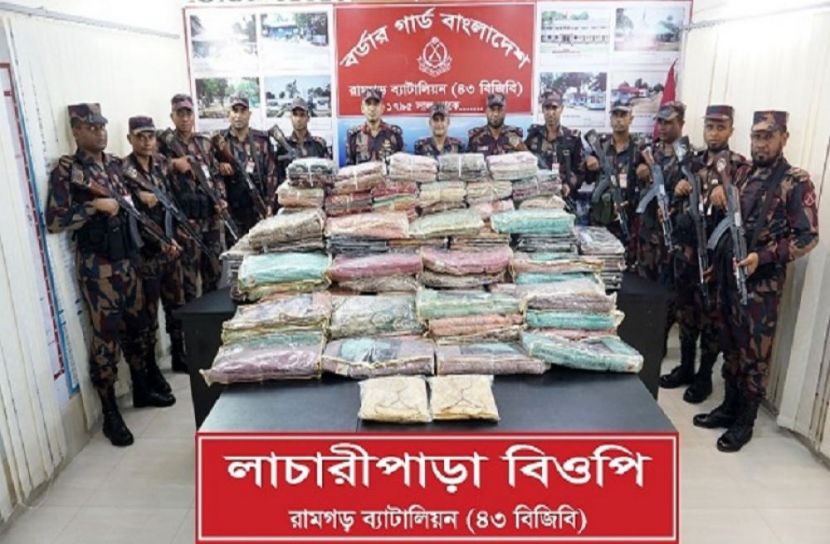 রামগড়ে ভারতীয় লেহেঙ্গা ও শেরওয়ানী জব্দ 