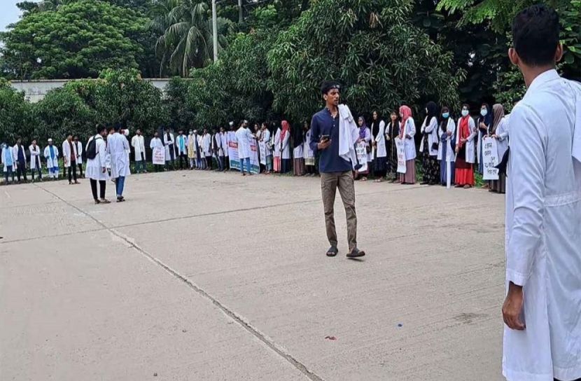 ম্যাটস শিক্ষার্থীদের অনির্দিষ্টকালের ধর্মঘট 