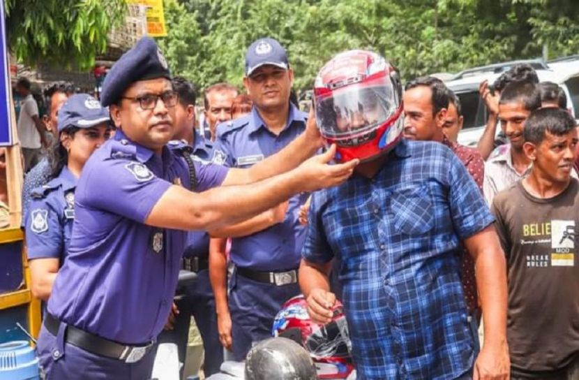 ঠাকুরগাঁওয়ে পুলিশের সচেতনামূলক প্রচারণা