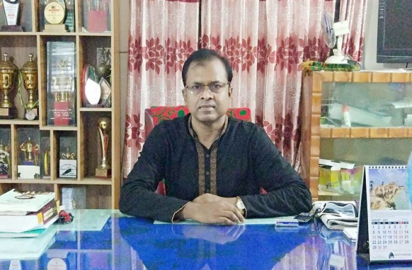 শিক্ষকের বিরুদ্ধে অর্থ আত্মসাতের অভিযোগ