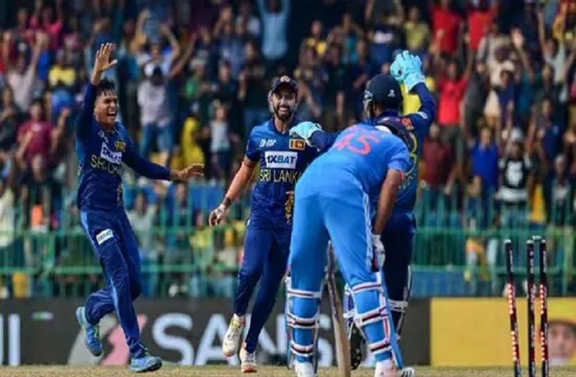 অল্প রানেই গুঁটিয়ে গেল ভারত