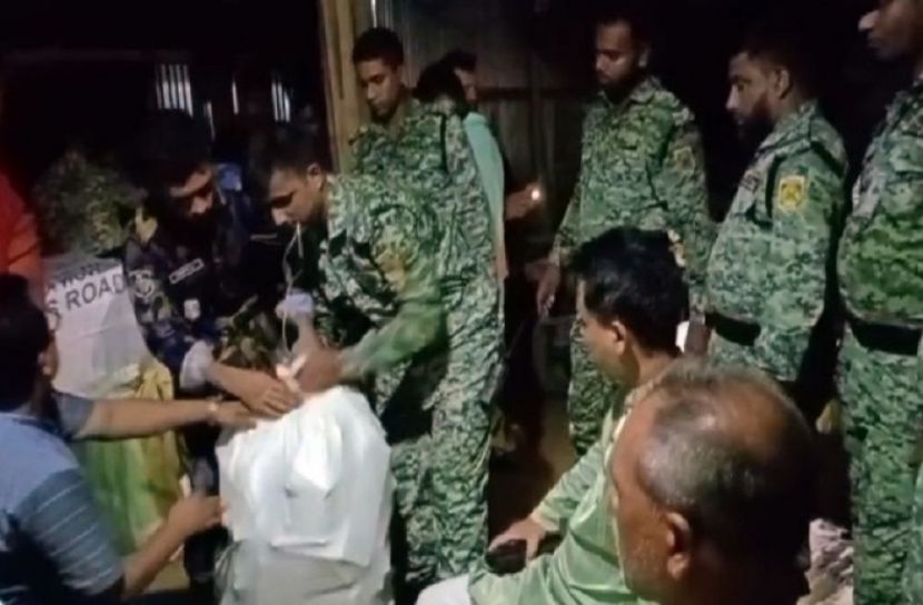 ভারতীয় অবৈধ সিগারেটসহ আটক ৩