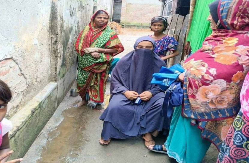 প্রেমিকের বাড়িতে প্রেমিকার অনশন