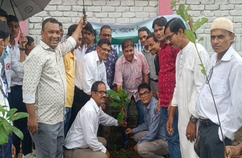 সাংবাদিক সংসদ কক্সবাজার’র উদ্যােগে বৃক্ষরোপণ