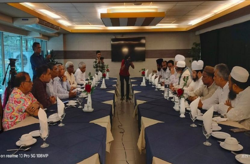 ছবি-সংগ্রহে হোসাইন নূর