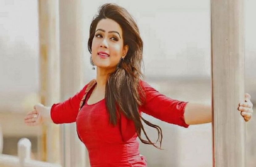 অভিশাপ দিলেন মাহি