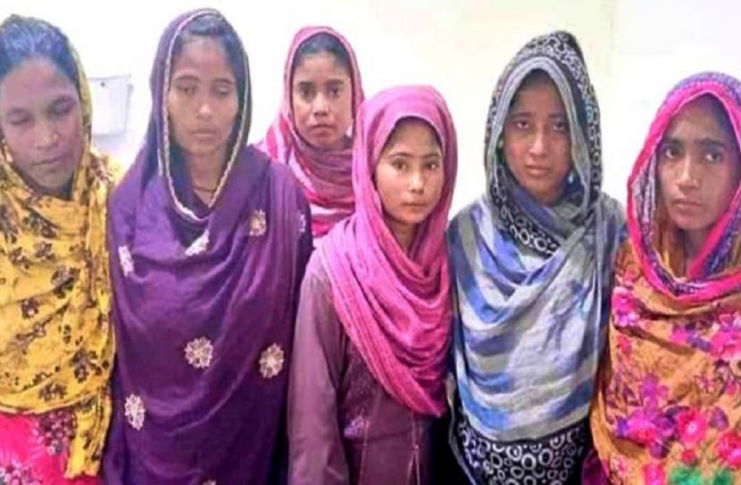 গাইবান্ধায় ৬ নারী ছিনতাইকারী আটক