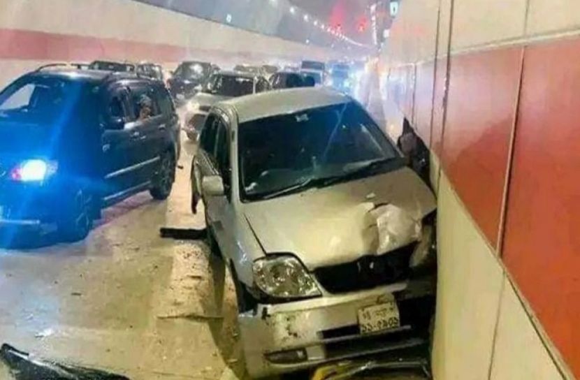 বঙ্গবন্ধু টানেলে বাস-প্রাইভেটকার সংঘর্ষ