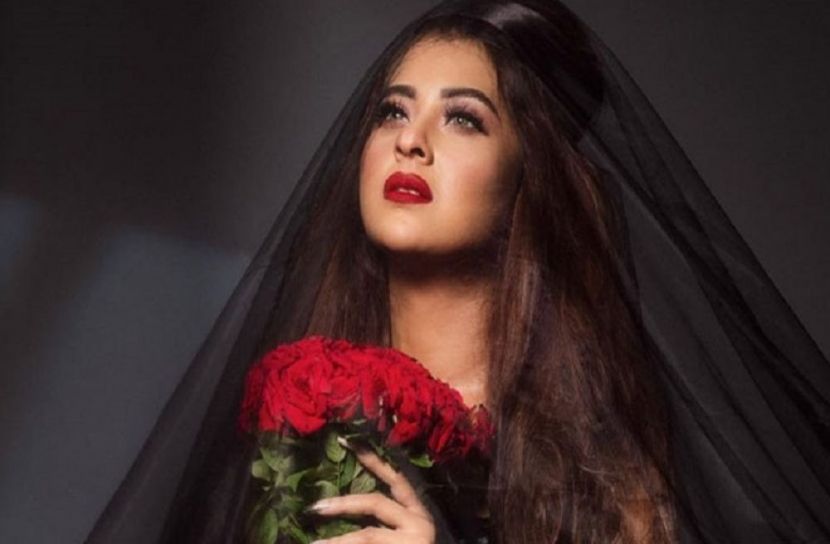 তাপসের সিনেমার লুকে বুবলী