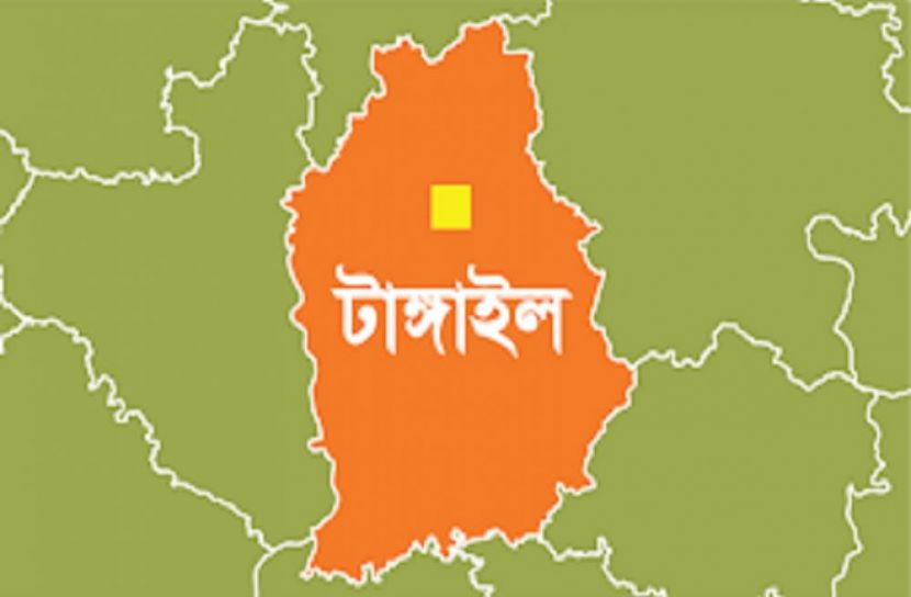 গা‌ছ ভে‌ঙে প্রাণ গেল ব্যবসায়ীর