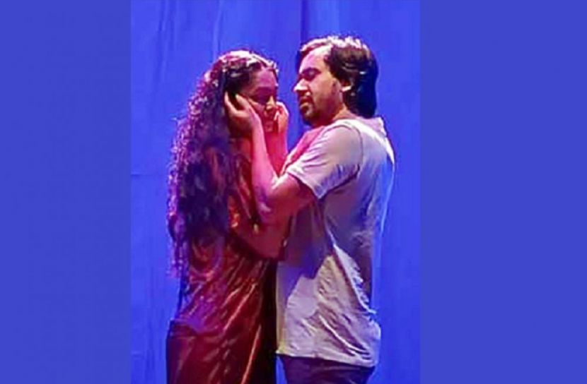 কনটেম্পোরারি থিয়েটার আর্টসের ‘অন্তসঙ্গ’ নাটকের প্রদর্শনী