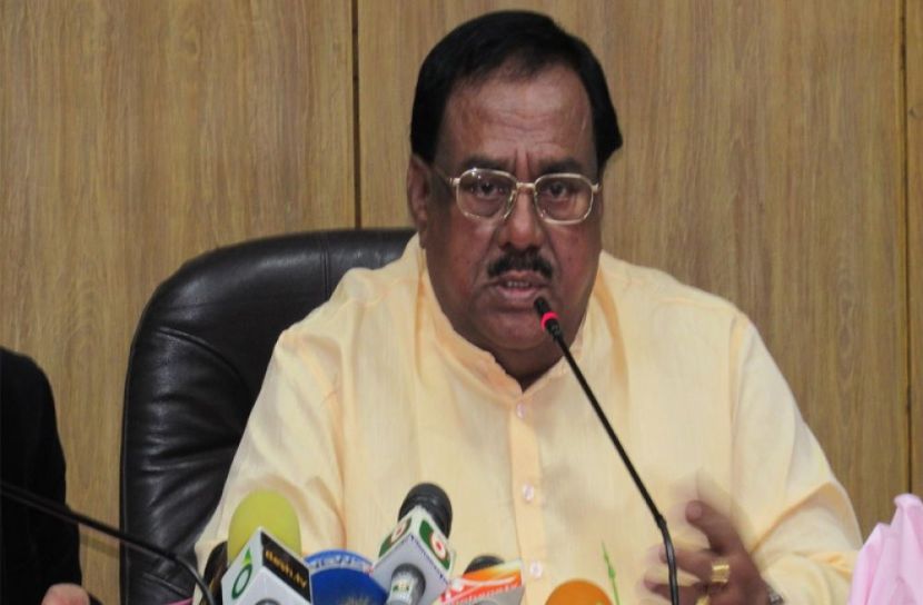 খাদ্যমন্ত্রী সাধন চন্দ্র মজুমদার বলেছেন, র দাম বাড়লেও   কৃষকদের কোনো ধরনের সমস্যারহতে হবে না। এমনকি চাল উৎপাদনেও  কোনো ধরনের প্রভাব পড়বে না