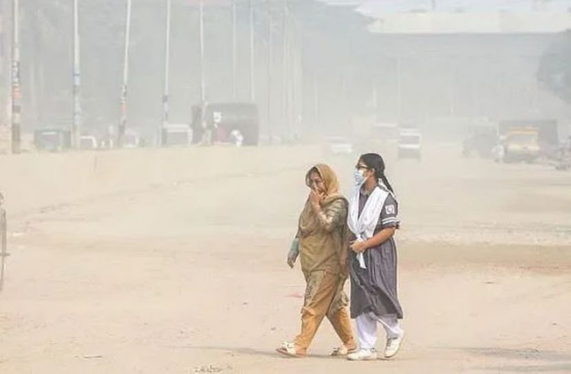 বায়ুদূষণে আজ বিশ্বে শীর্ষ নগরী ঢাকা