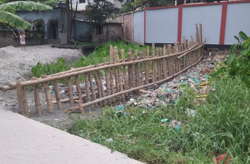 মুন্সীগঞ্জ শহরে জোর করে পুকুর ভরাটের পাঁয়তারা, প্রাণনাশের হুমকির অভিযোগ