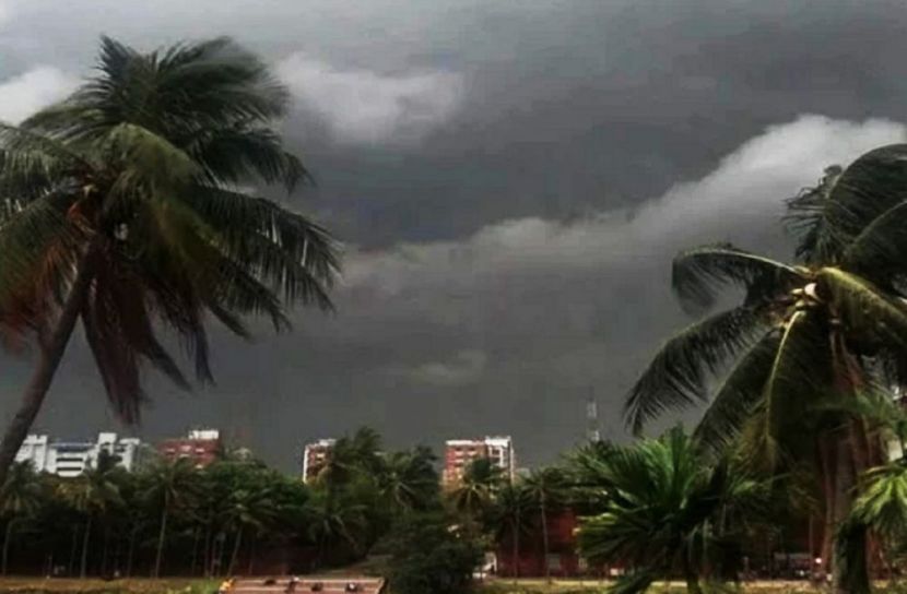 ঢাকাসহ ১১ জেলায় দুপুরের মধ্যে ৬০ কিমি বেগে ঝড়ের আশঙ্কা