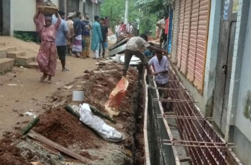 সাভারে মসজিদের মাইক ব্যবহার করে টাকা সংগ্রহ, বিশ্বব্যাংকের প্রকল্প ঘিরে বিতর্ক!