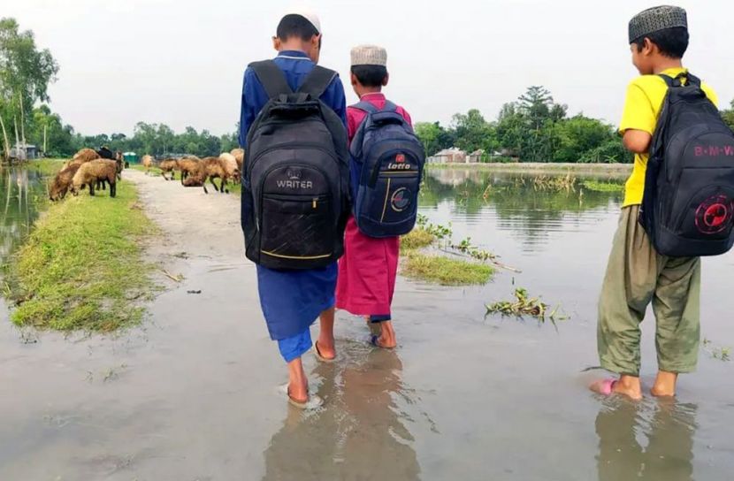 বিপৎসীমা ছাড়াল তিস্তা, পানিবন্দি শতাধিক পরিবার