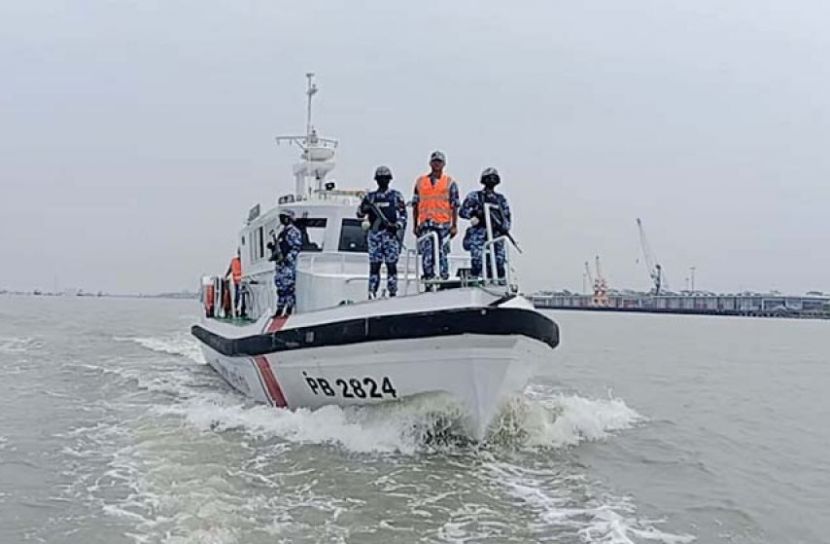 সুন্দরবনে বনদস্যুদের সঙ্গে গোলাগুলি, গুলিবিদ্ধ ৩