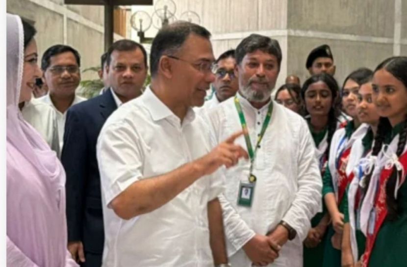সংসদে মাদারীপুরের শিক্ষার্থীদের শিক্ষা সফর, প্রধানমন্ত্রীর সঙ্গে সাক্ষাৎ