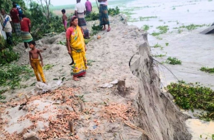 সুন্দরগঞ্জে ৫ শতাধিক বসতভিটা নদীগর্ভে