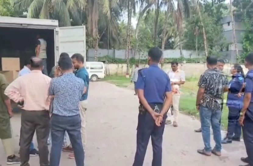 মাদারীপুরে প্রায় ১ কোটি ২০ লাখ টাকার নকল সিগারেট জব্দ, আটক ৩
