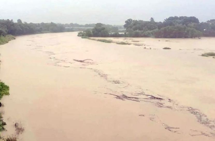 লঘুচাপে বাড়ছে বৃষ্টি, ৪ জেলায় বন্যার শঙ্কা