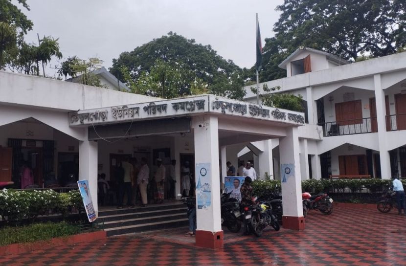 তেঁতুলঝোড়া ইউপিতে ভোগান্তি, সরকার হারাচ্ছে রাজস্ব 