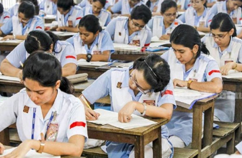 পরীক্ষার হলে মোবাইল ব্যবহার, এইচএসসি পরীক্ষার্থীকে বহিষ্কার