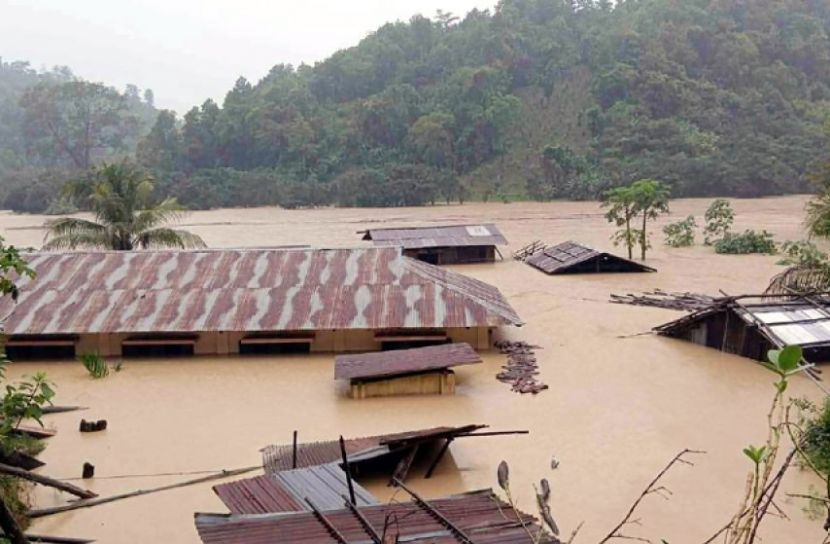 পাহাড়ি ঢলে বিপর্যস্ত রাঙামাটি