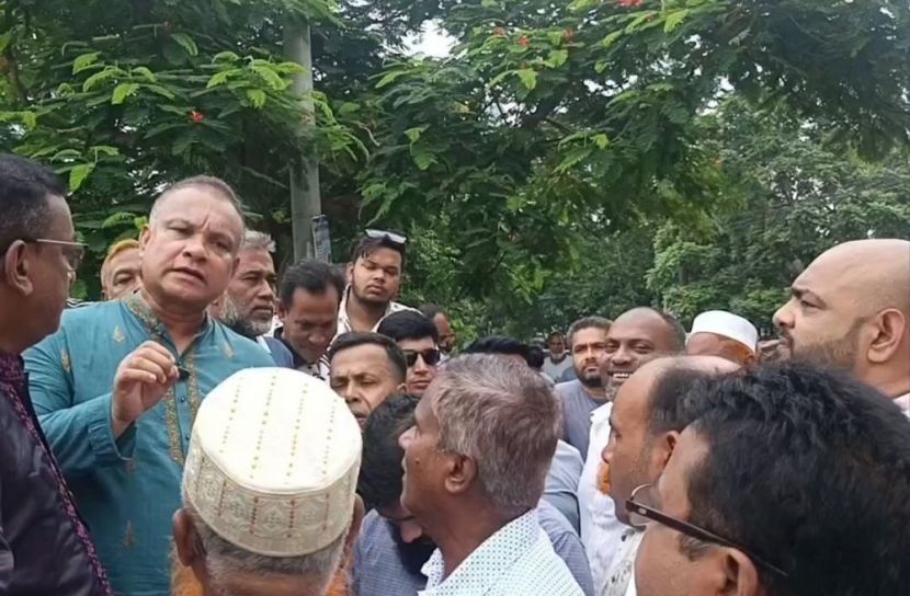 ঝালকাঠিতে নদীভাঙন এলাকা পরিদর্শনে ড. জিয়াউদ্দিন হায়দার  