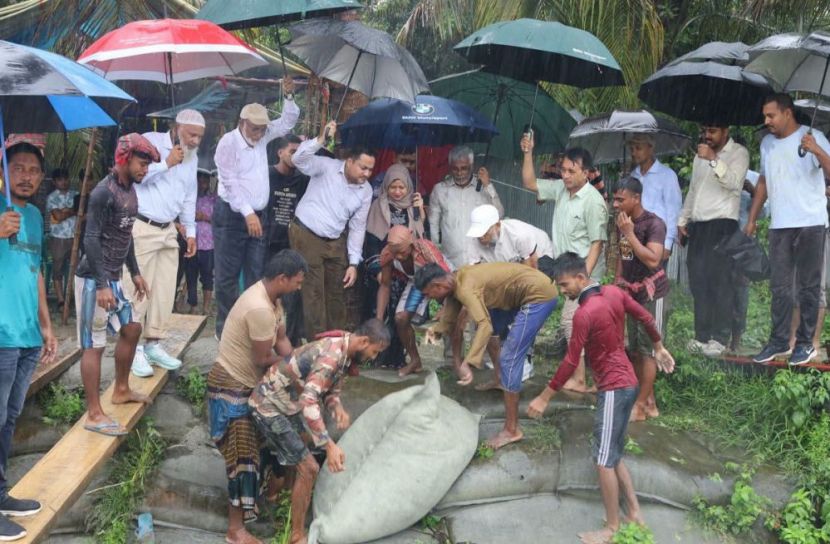নদীভাঙন এলাকা পরিদর্শনে এমপি রতন