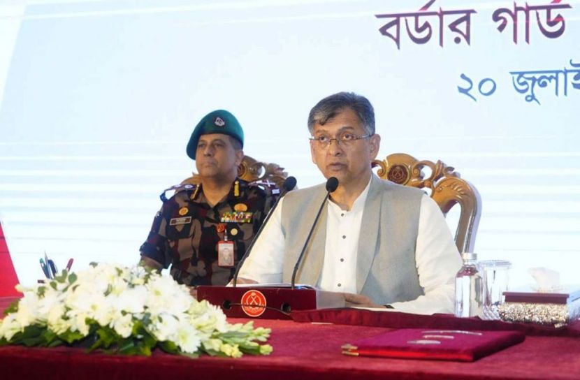 বিজিবিকে স্বরাষ্ট্রমন্ত্রীর আহ্বান দেশপ্রেম ও পেশাদারিত্বের সঙ্গে দায়িত্ব পালনের