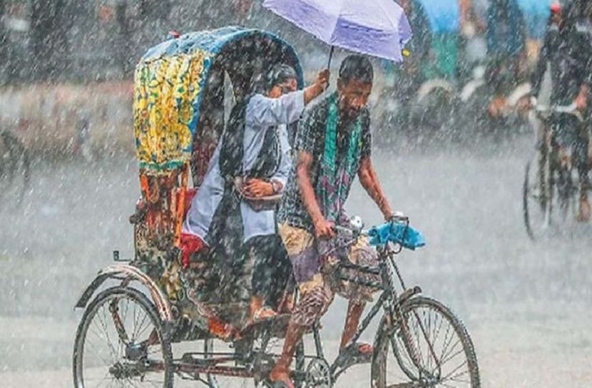 চট্টগ্রাম-বরিশালে ভারী বর্ষণের সতর্কতা, পাহাড়ি এলাকায় ভূমিধসের শঙ্কা