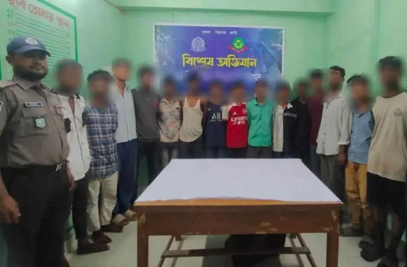 চট্টগ্রামে মাদক নিয়ন্ত্রণ নিয়ে সংঘর্ষ, গ্রেপ্তার ১৫